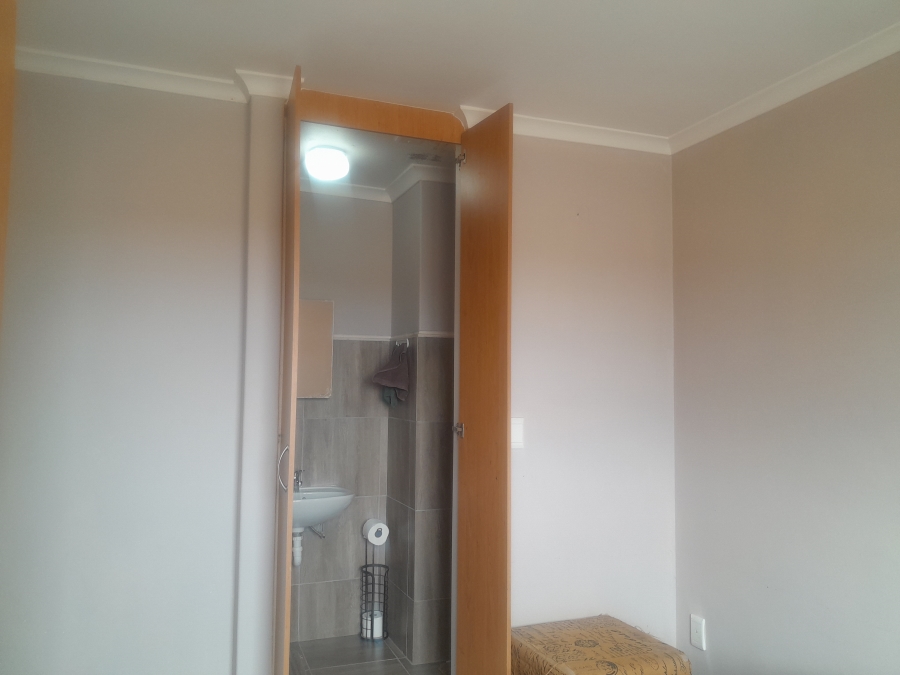 2 Bedroom Property for Sale in Whispering Pines Western Cape